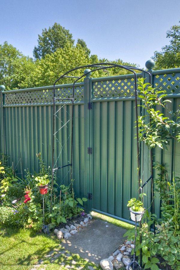 Elegant And Interesting Rustic Garden