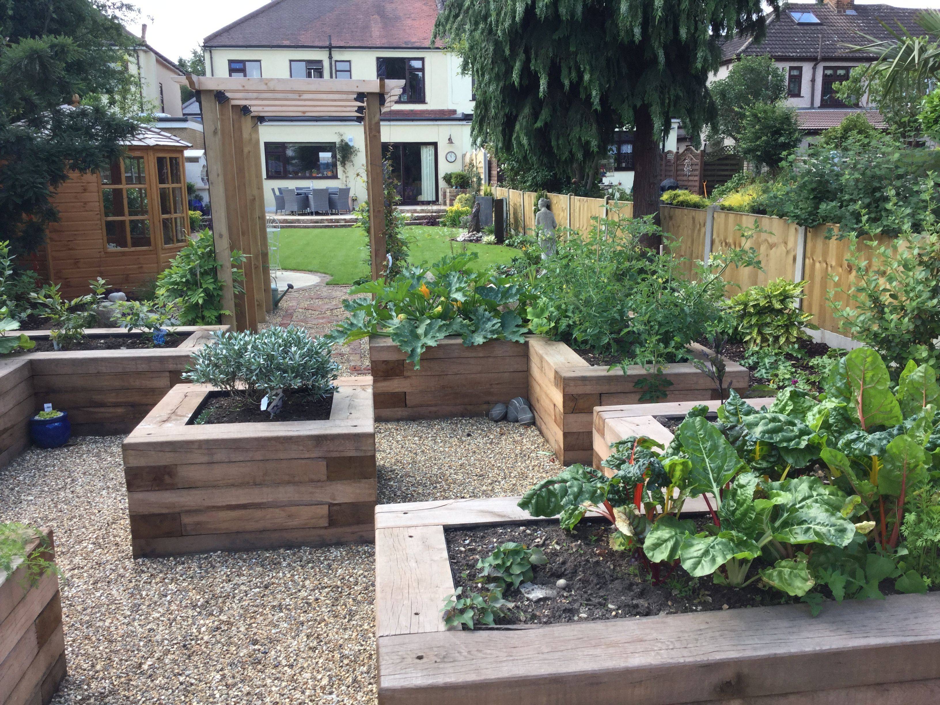 Modern Garden Design Small London Cedar Screen Grey