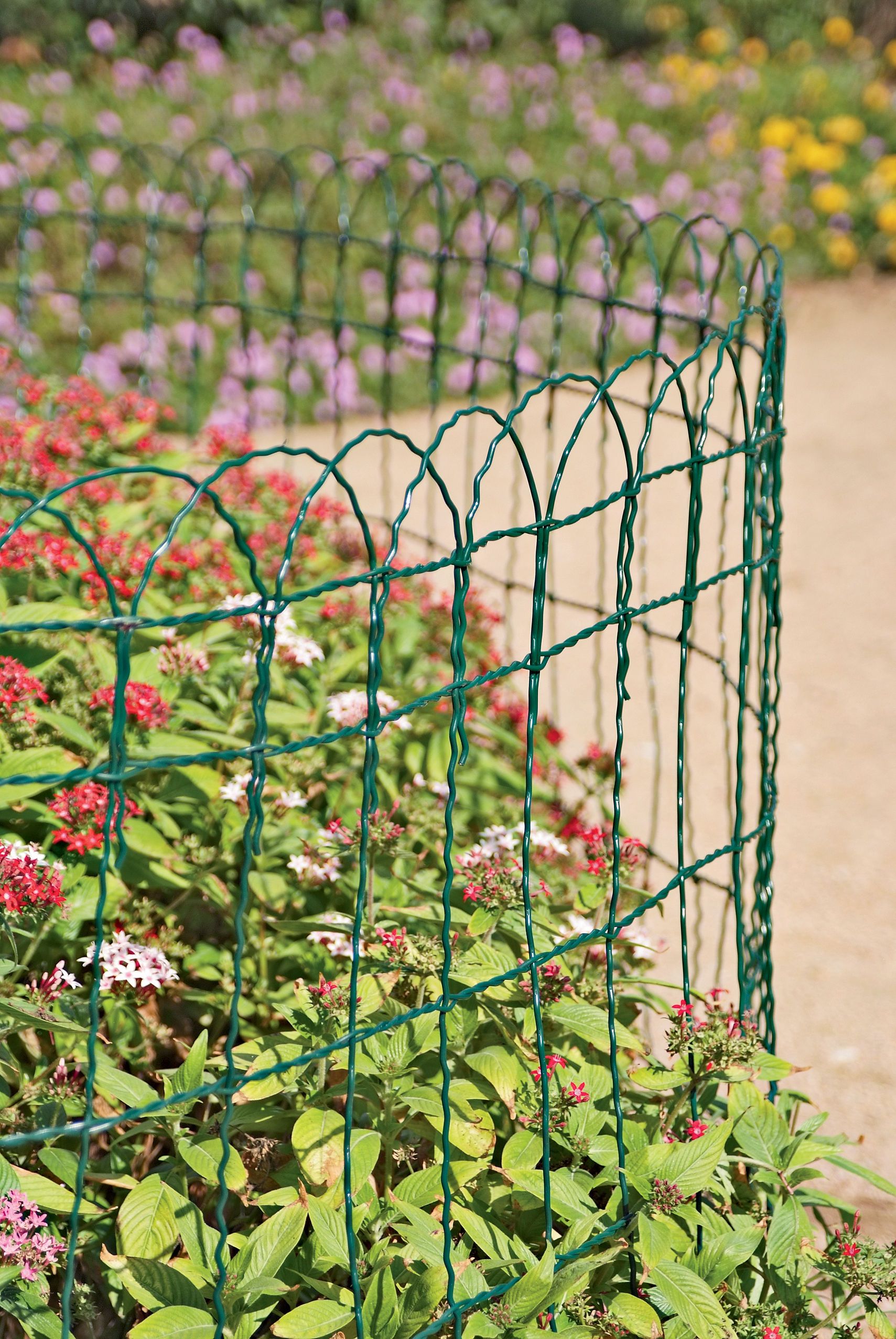 Stylish As Well As Functional Garden Edging Ideas Diy Garden Fence