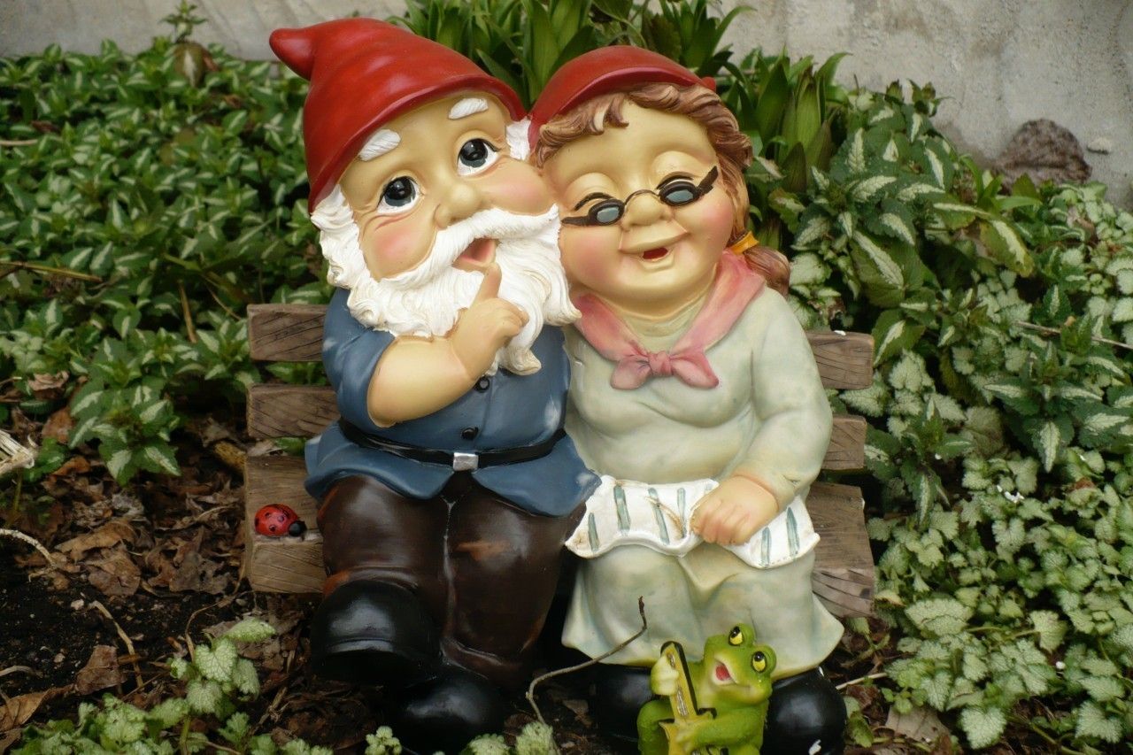 Snerdley Beach Gnome Cute Paintable Ceramic Bisque Figurine Gnome