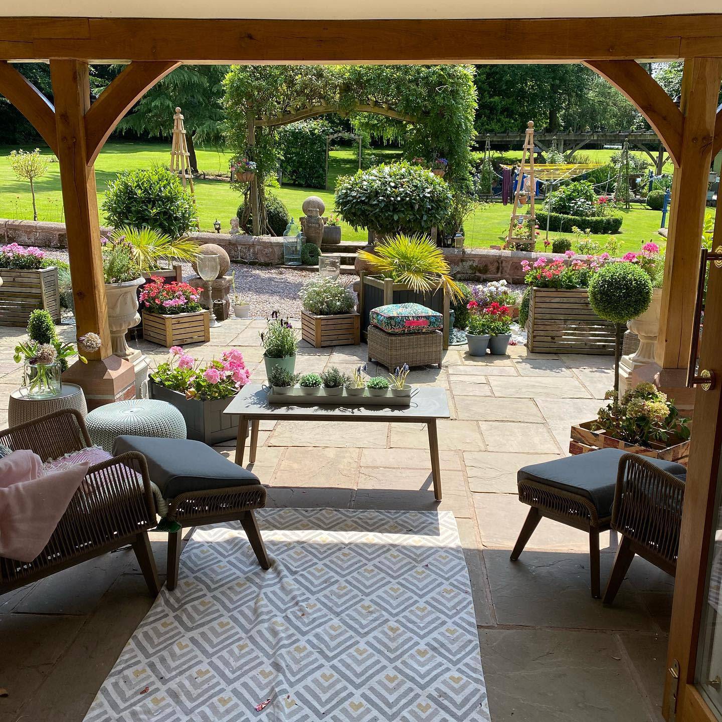 Wonderful Outdoor Room Backyard Pergola Design Ideas