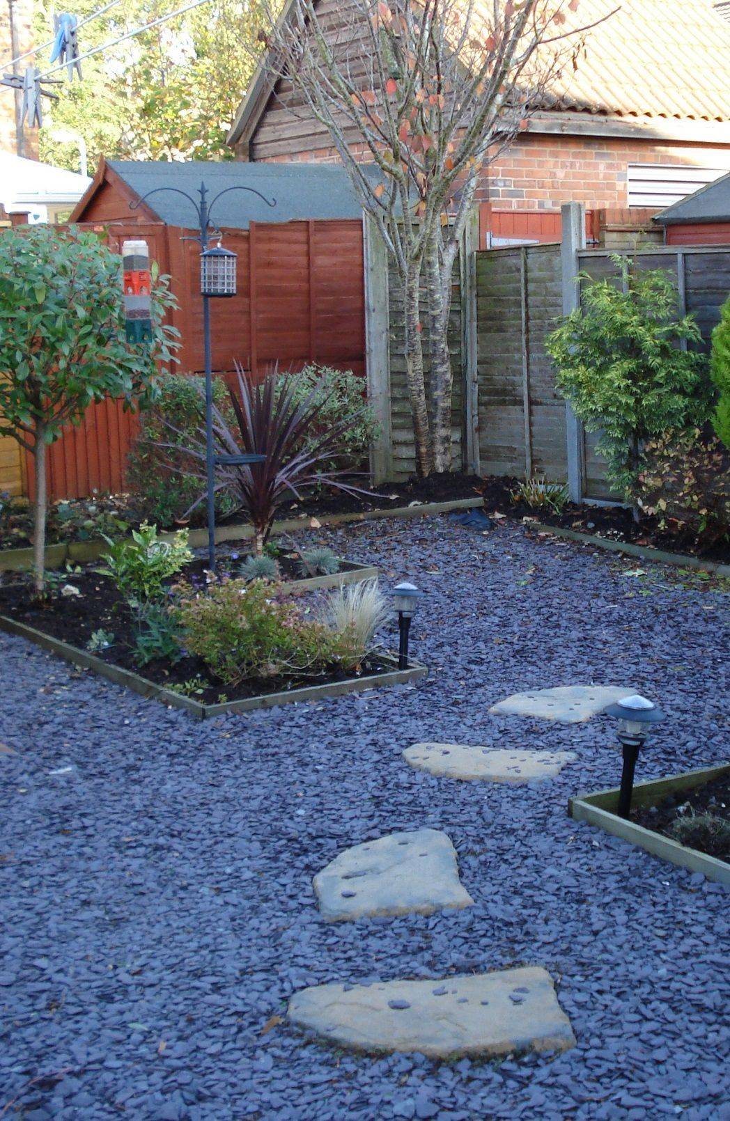 Roomy Courtyard Gardens Design