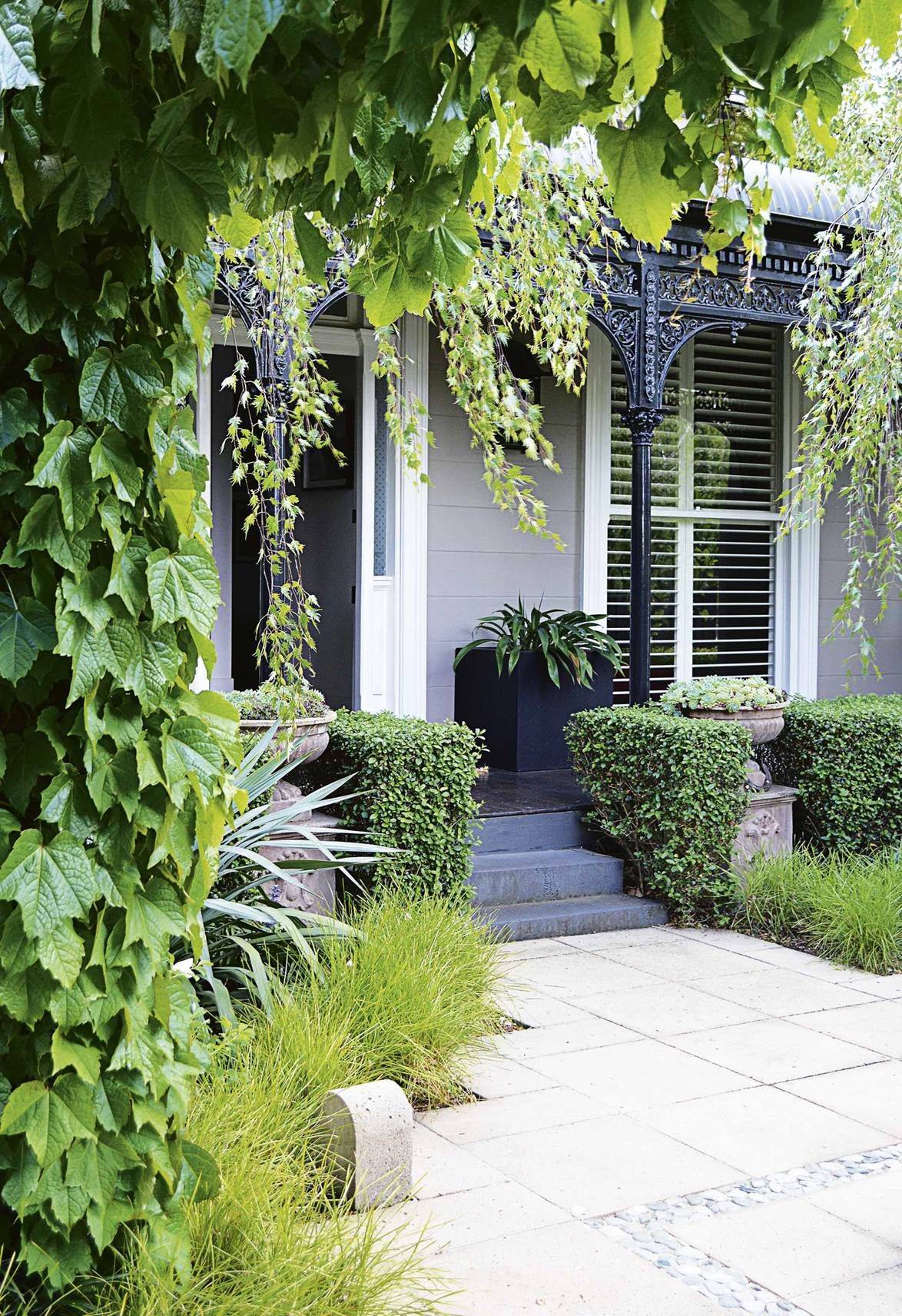 Stunning Front Yard Cottage Garden Inspiration Ideas