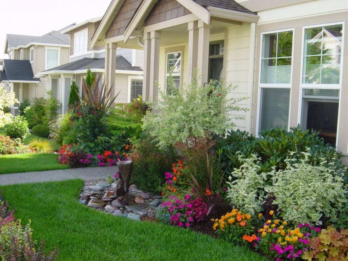 Pretty Small Front Yard Landscaping Ideas