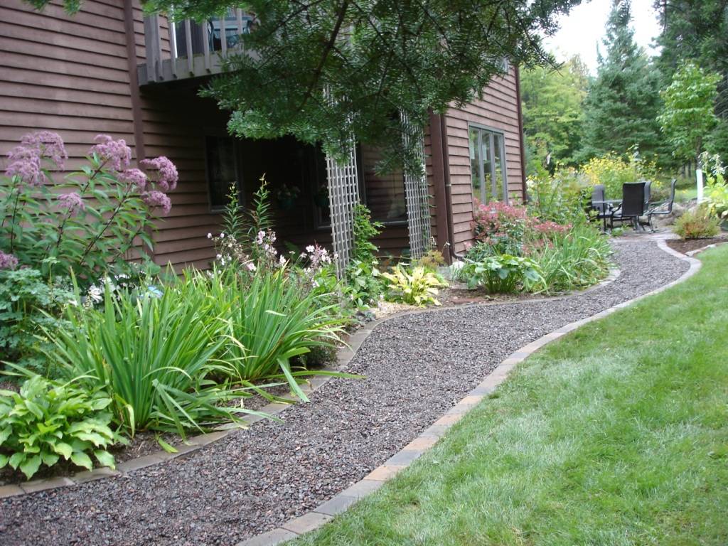 Mortared Granite Cobblestone Edging