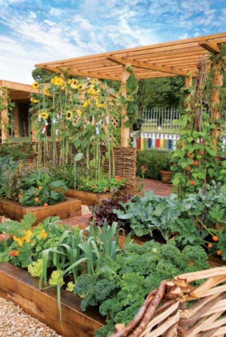 Inspiring Small Vegetables Garden Ideas