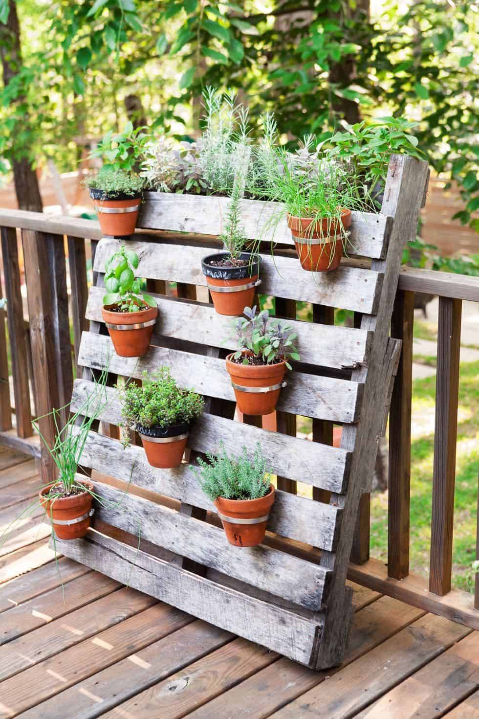 Spectacular Recycled Wood Pallet Garden Ideas