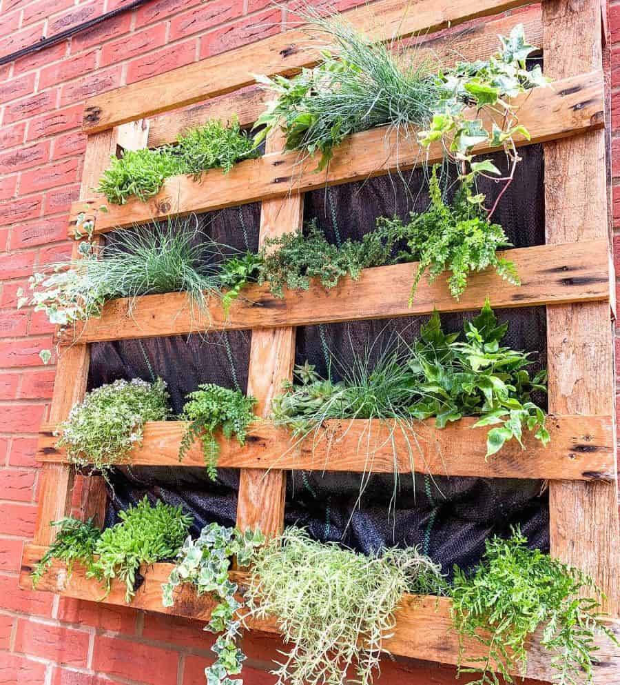 Pallet Garden Landscaping