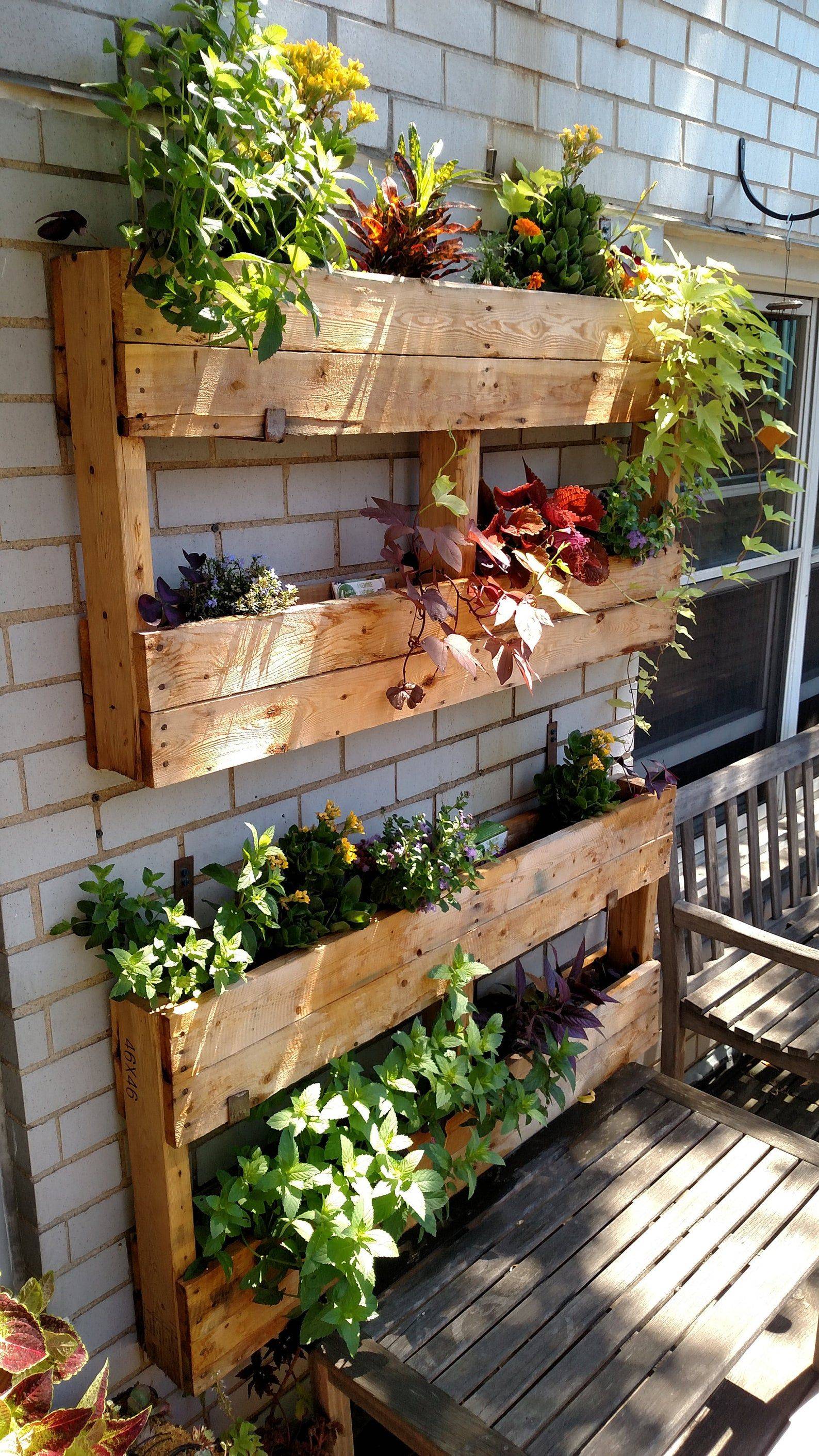 Diy Easy Vertical Pallet Planters Ideas Comedecor Vertical