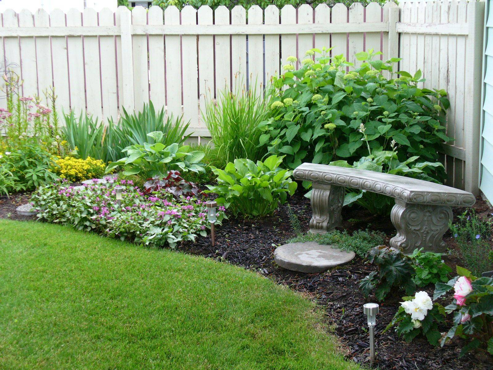 Gorgeous Side Yard Garden Design Ideas