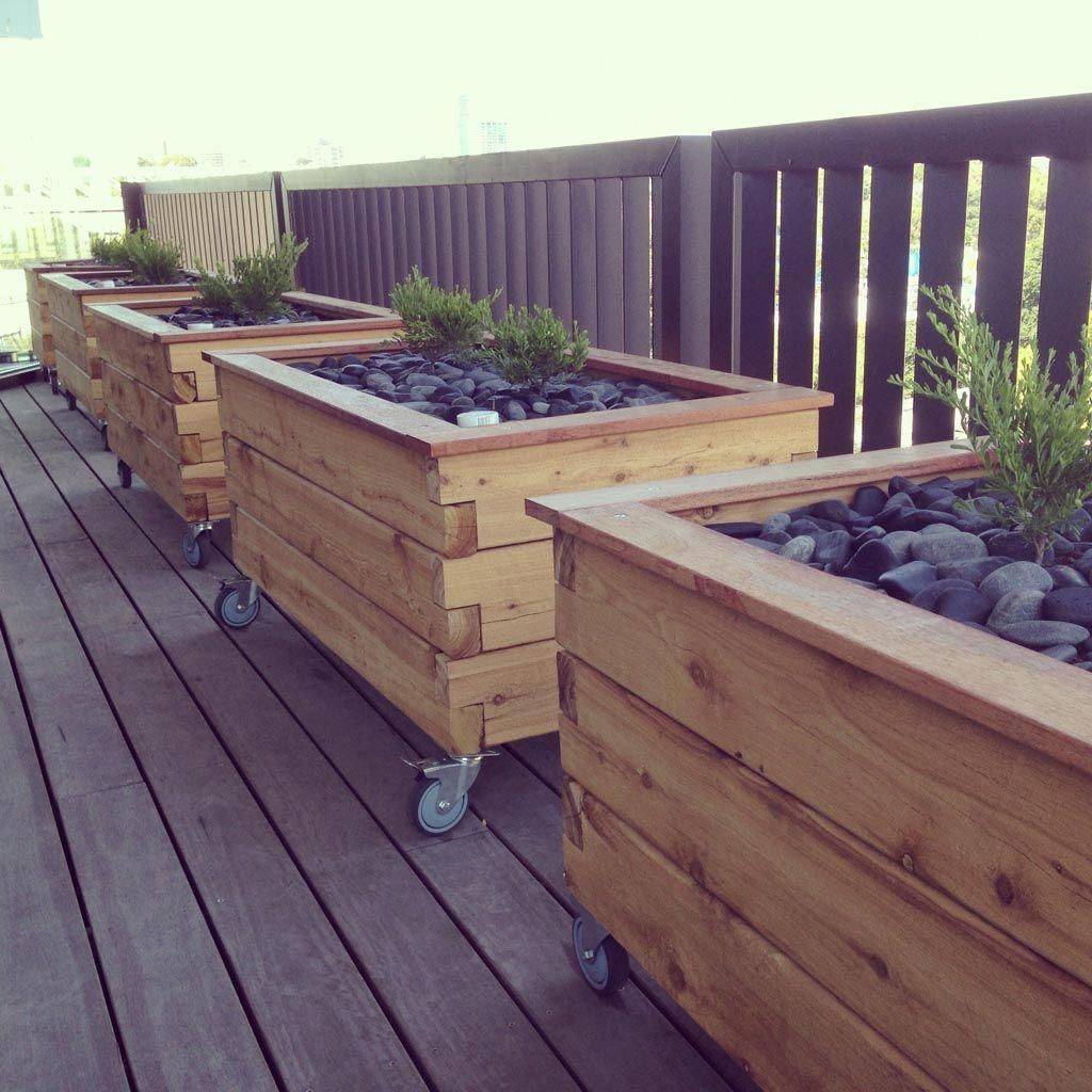 Fabulous Outdoor Wooden Planters Ideas