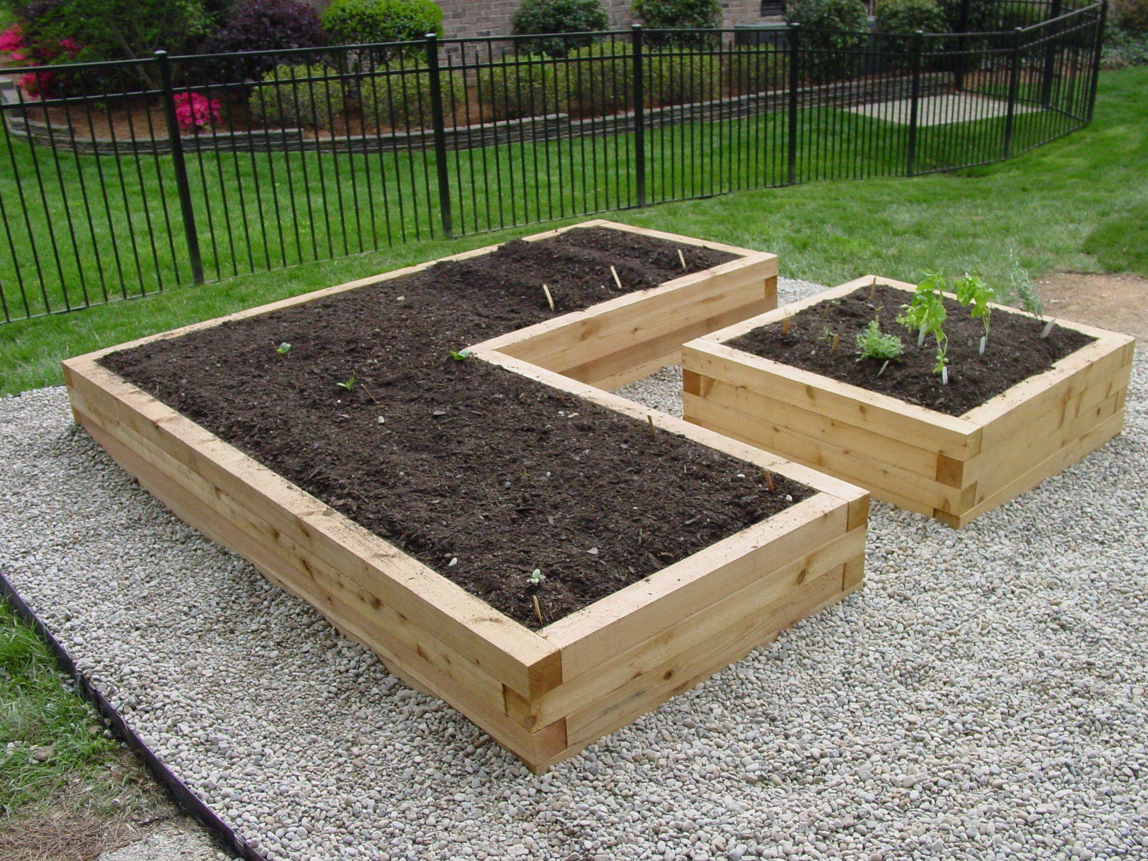 Ground Garden W Decorative Flowers