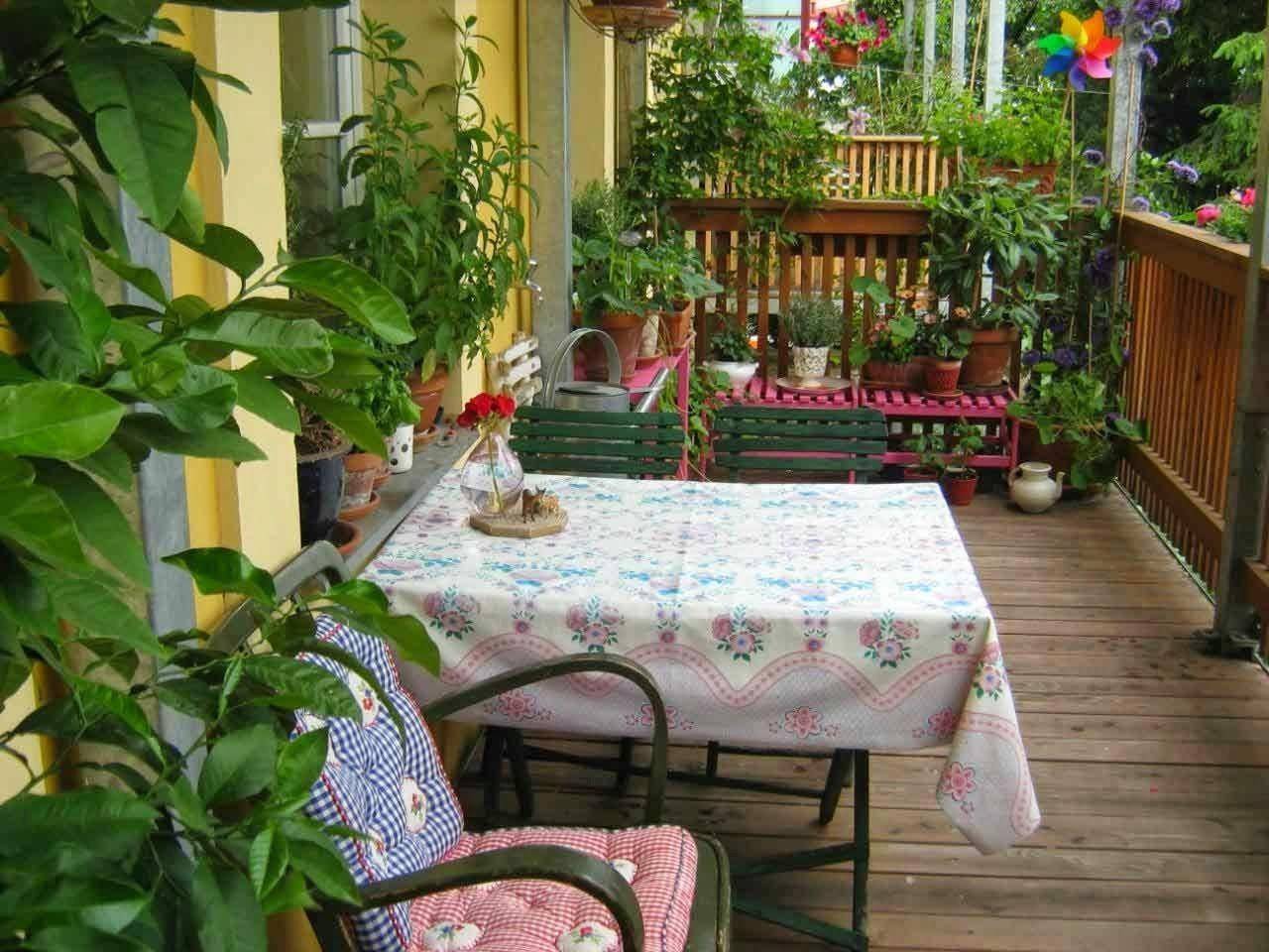 Different Balcony Herb Garden Ideas