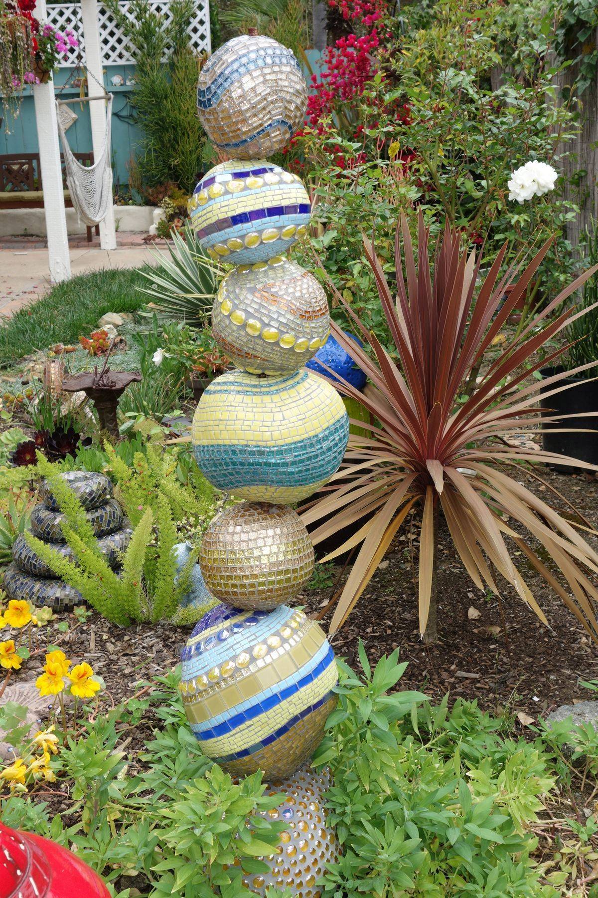 Teapot Garden Totems