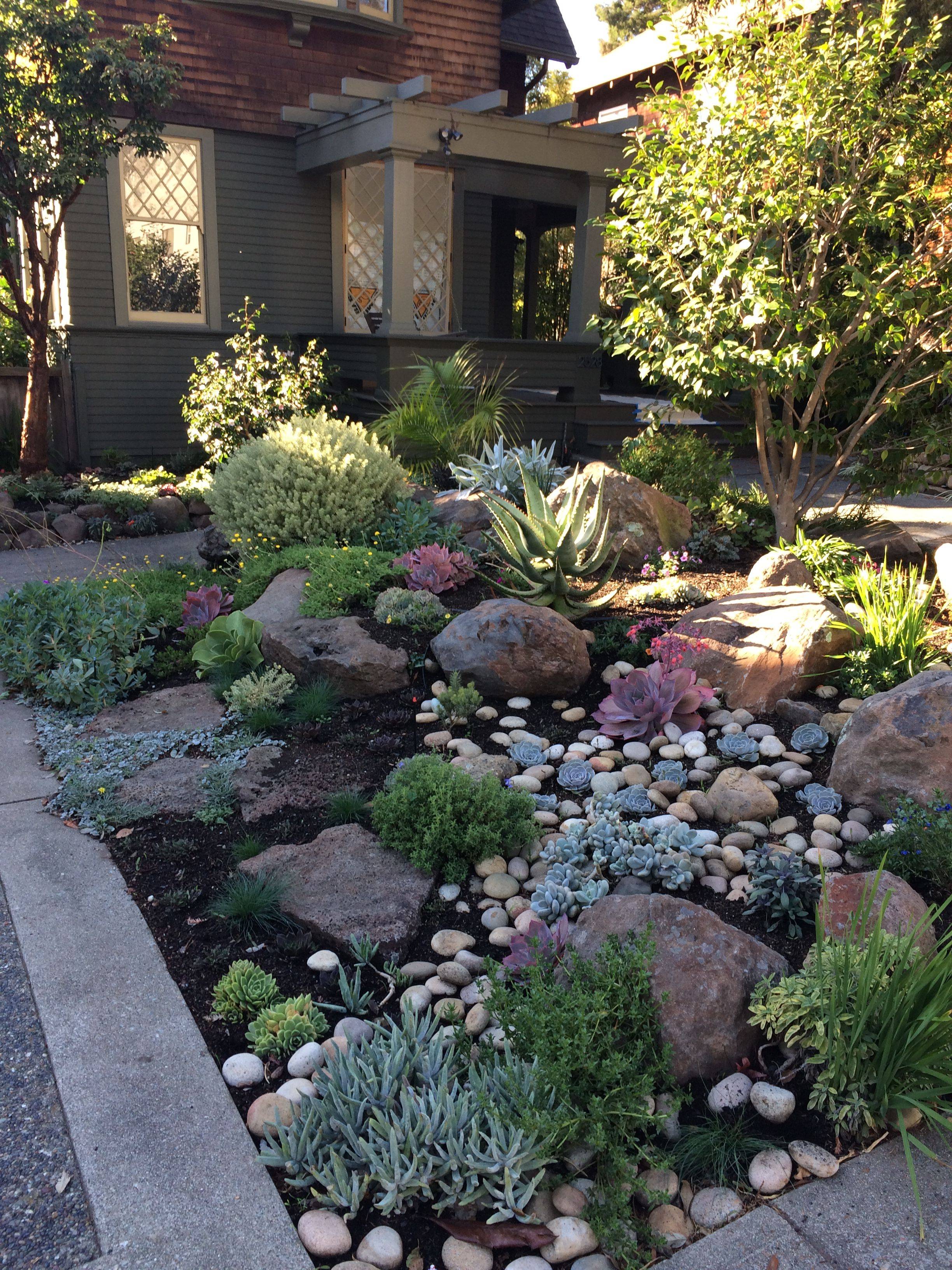 Beautiful Simple Front Yard Landscaping Design Ideas Succulent