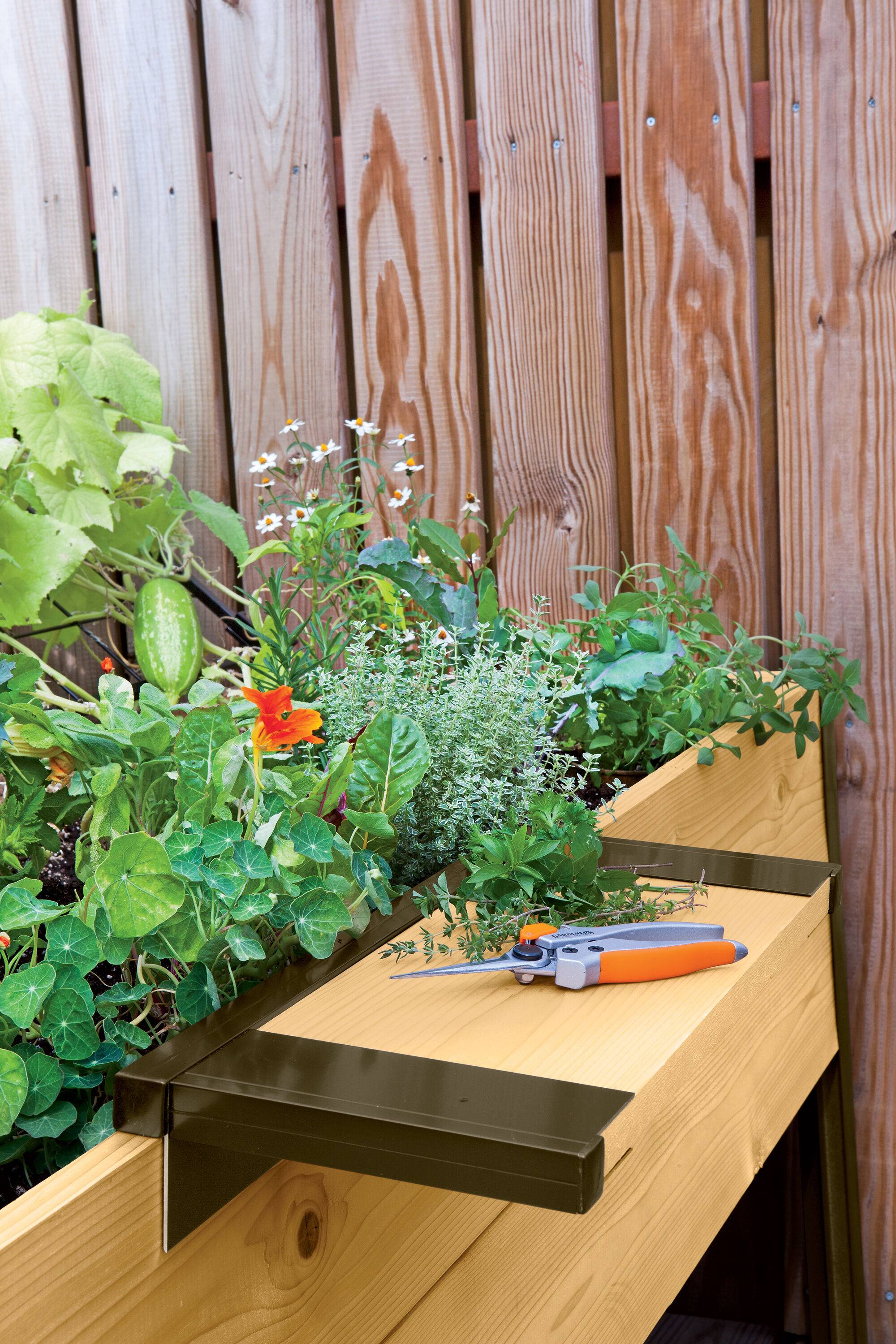Vintage Stand Up Raised Garden Planter