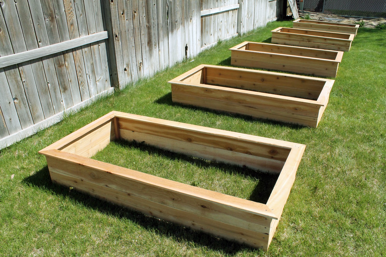 Pretty Privacy Fence Planter Boxes Ideas