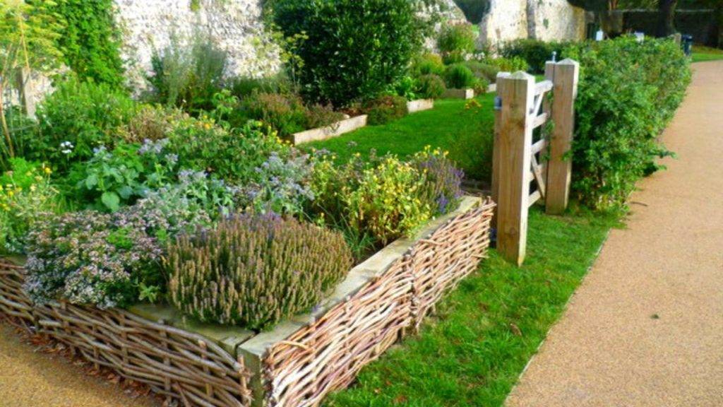 Inexpensive Raised Garden Bed Ideas