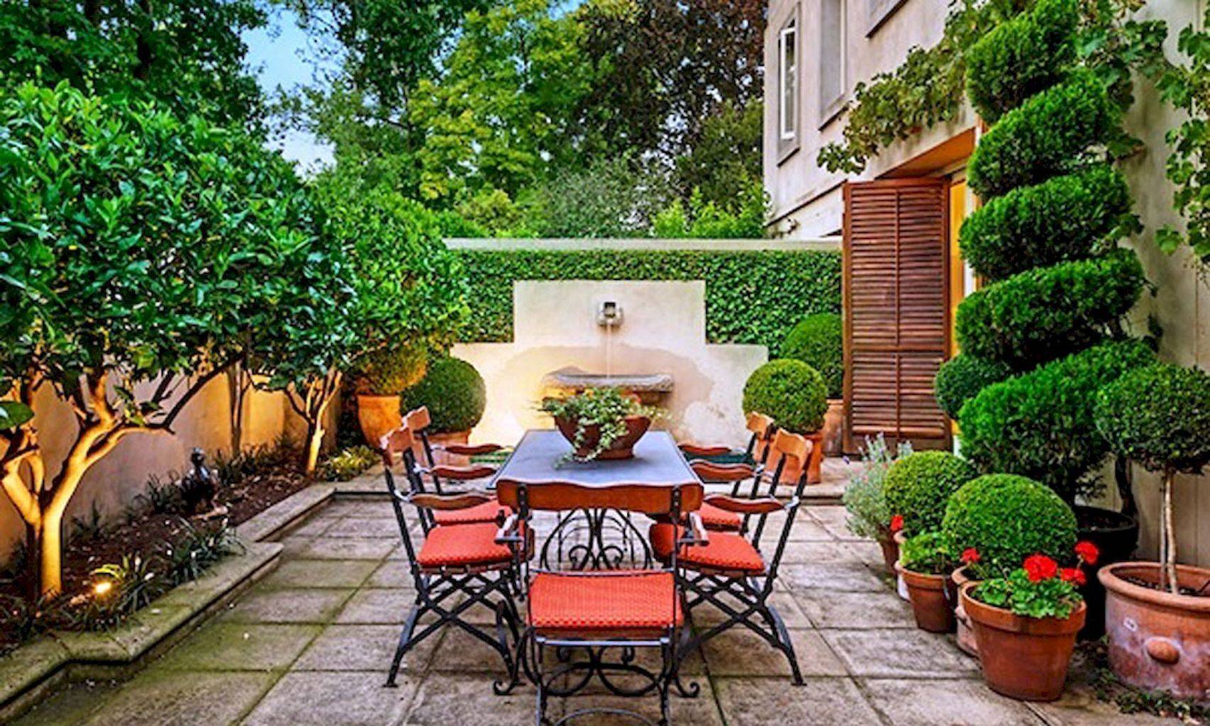 Insanely Beautiful Courtyard Garden Ideas