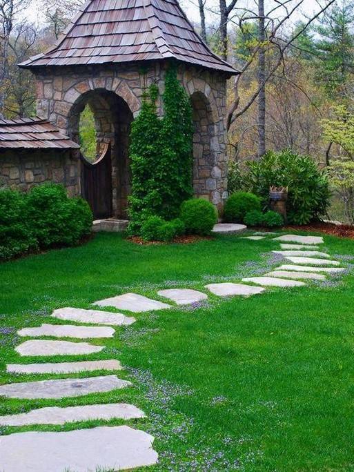 Lovely Stepping Stones Pathway Ideas