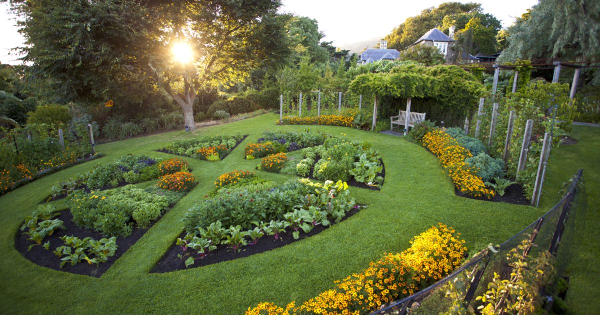Goodlooking Small Gardens Design Ideas