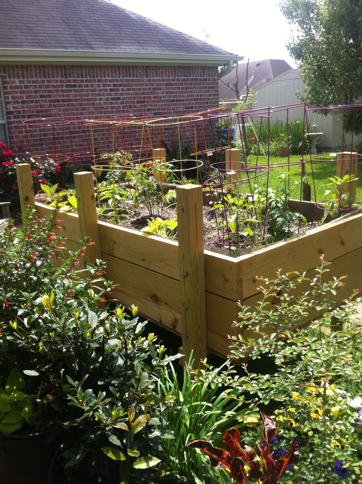 Ground Garden W Decorative Flowers