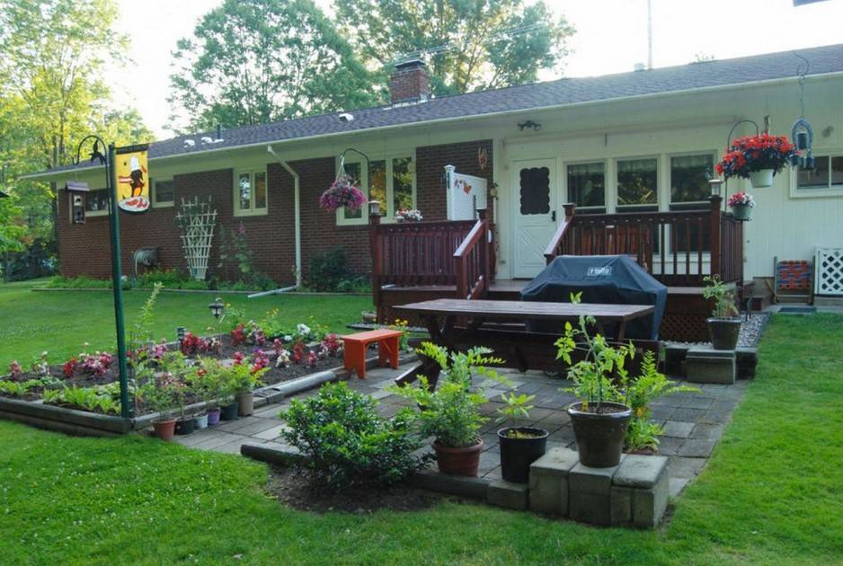 Simple And Beautiful Front Yard Pathways