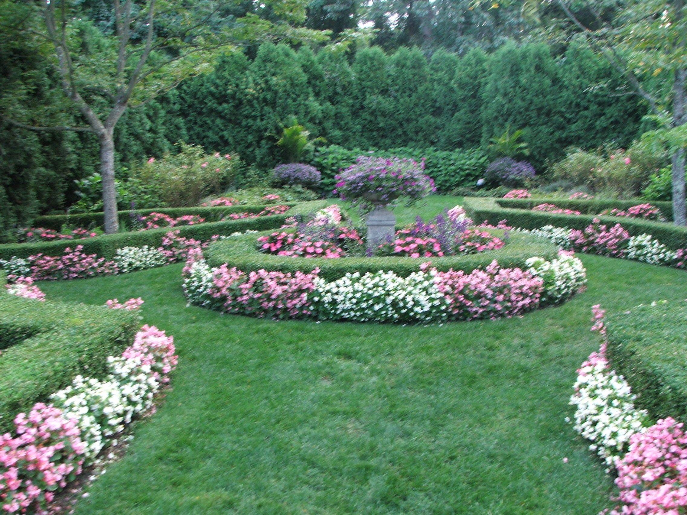 Lovely Cottage Garden Design Ideas