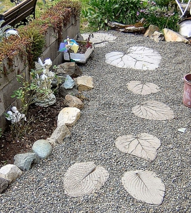 Nice Garden Stepping Stone Design Ideas