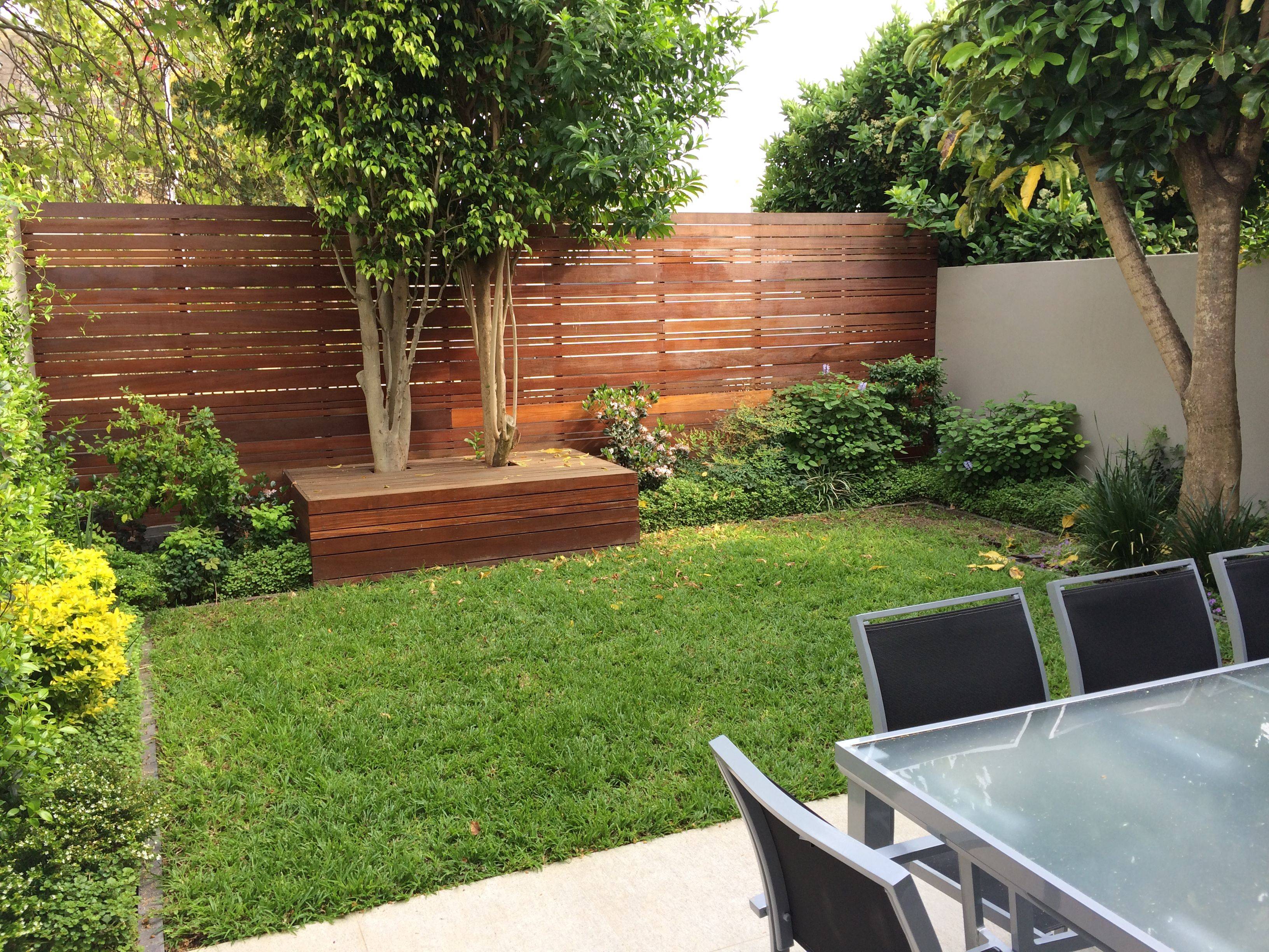 Small Garden Design Fake Grass Low Mainteance Contempoary Design Sleek
