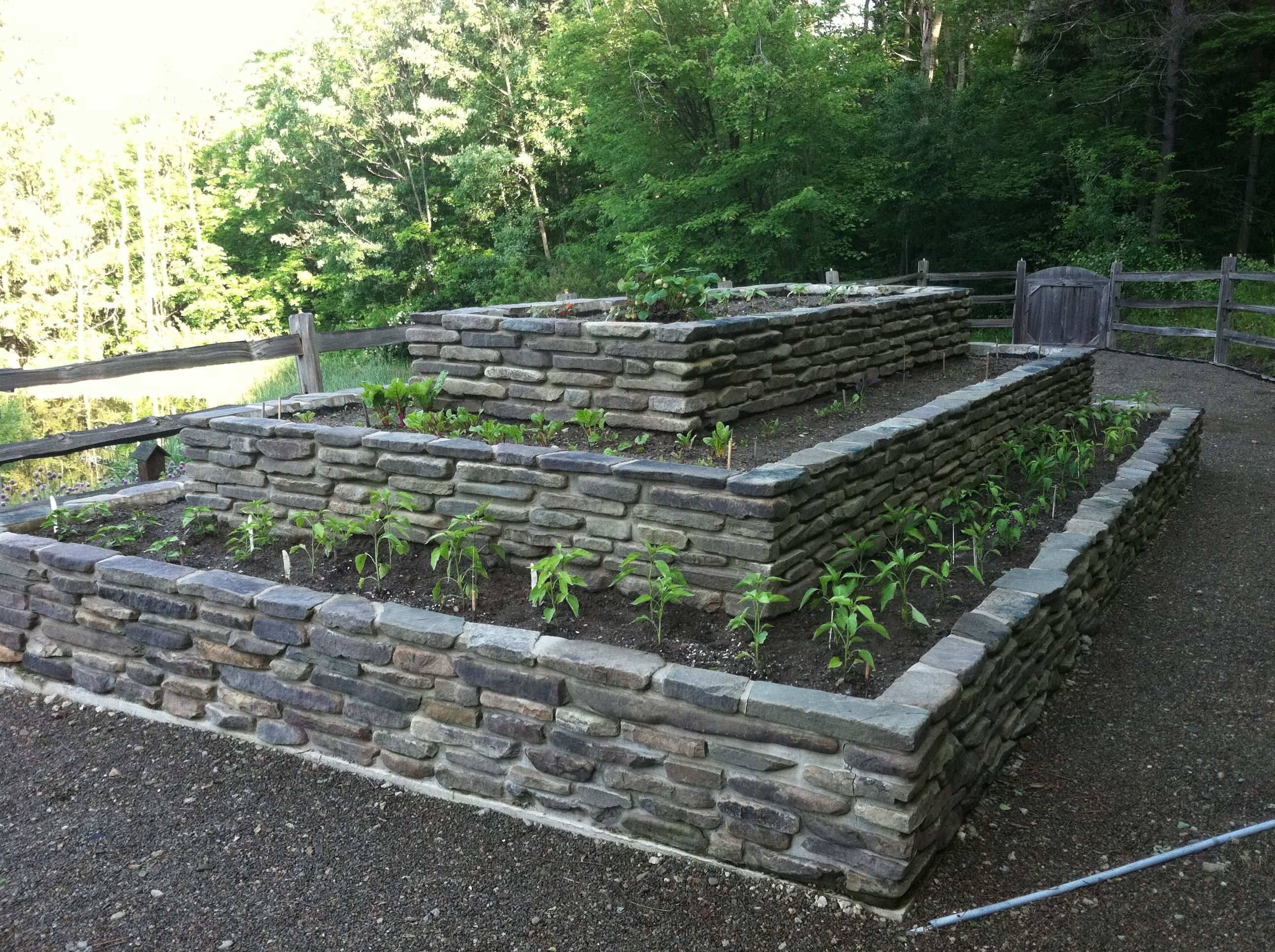 Beautiful Raised Flower Bed Stone Border Garden Landscaping Ideas