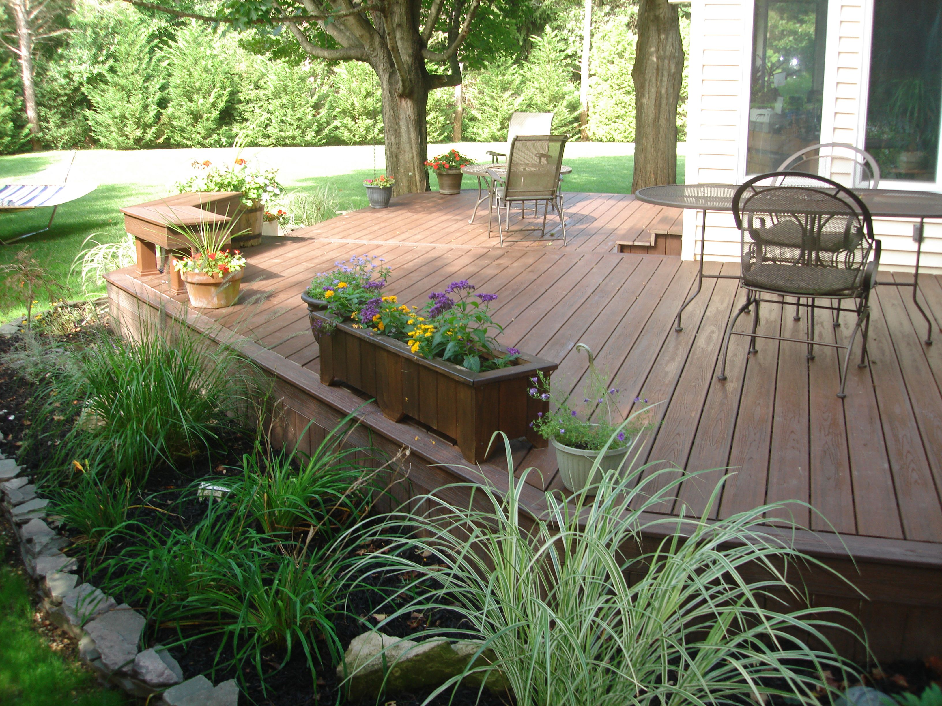 Top Great Deck Landscaping Ideas