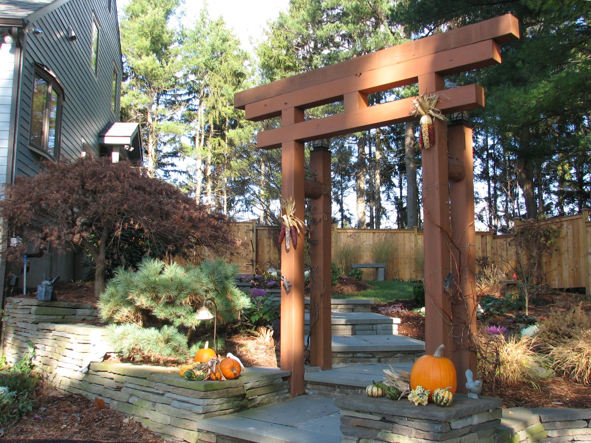 Laurel Mercury Entrance Gates Design