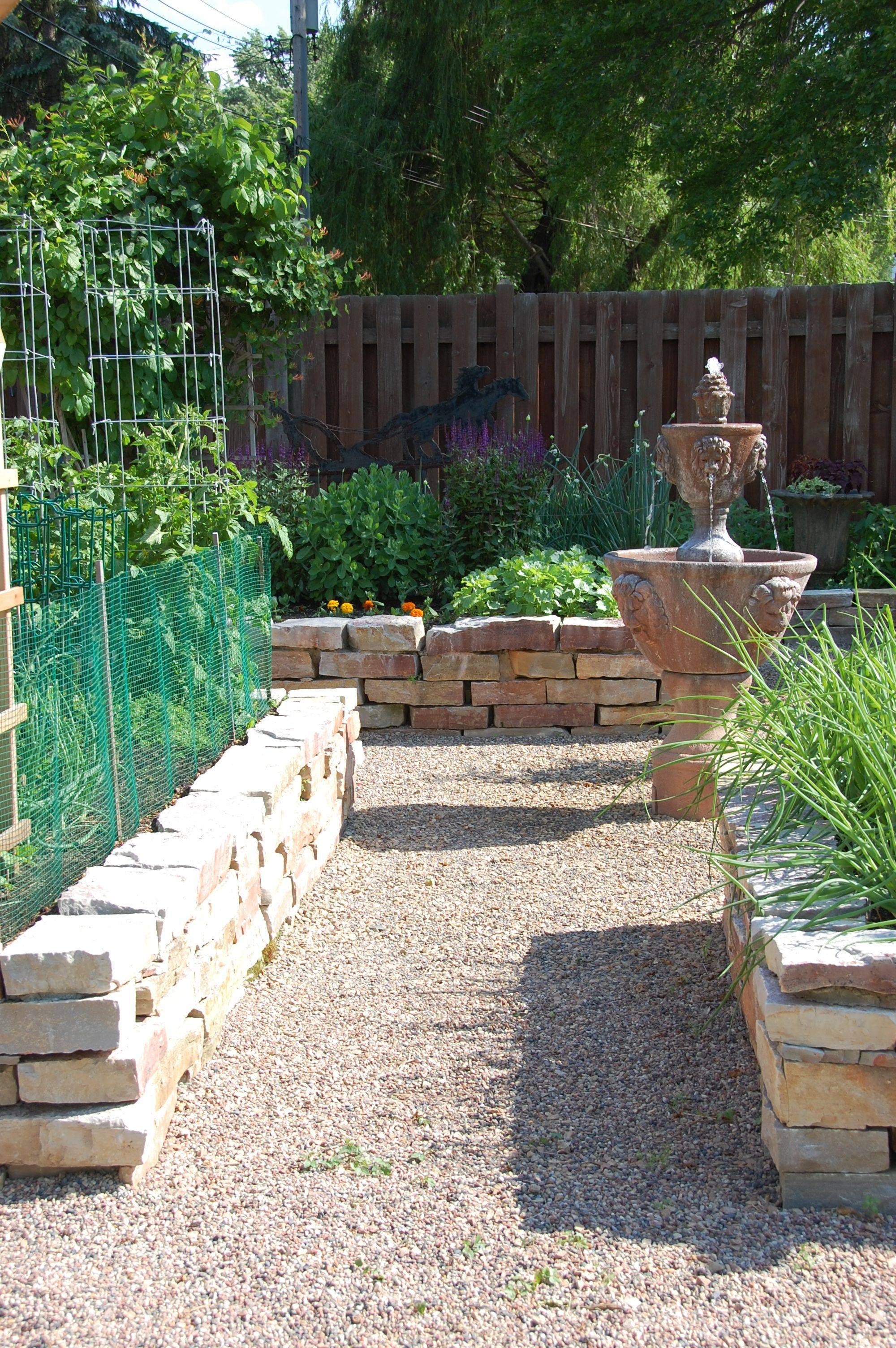 Creative And Inspiring Raised Bed Vegetable Garden Ideas