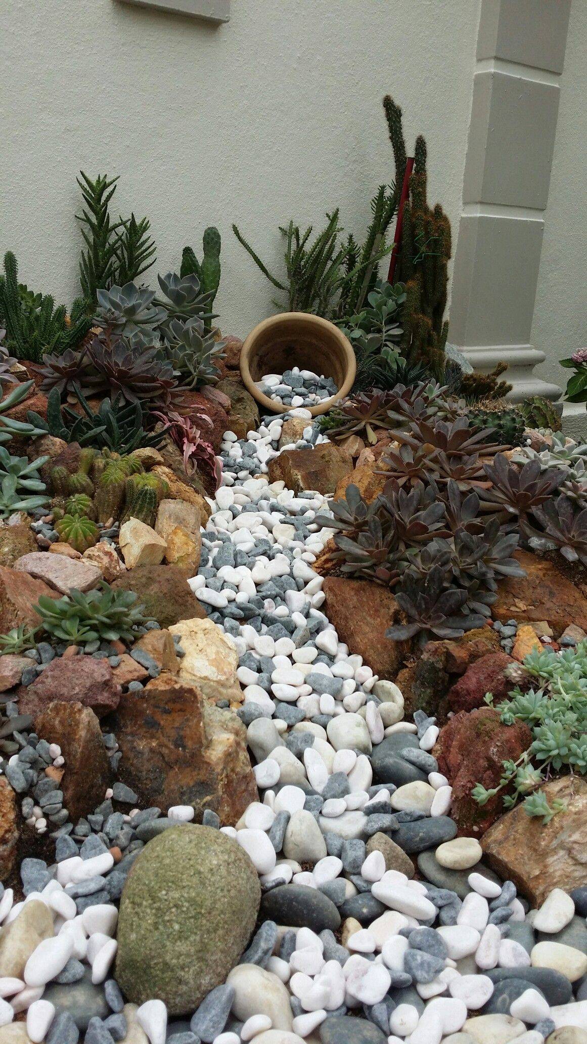 Incredibly Creative Dry Creek Bed Landscaping Ideas