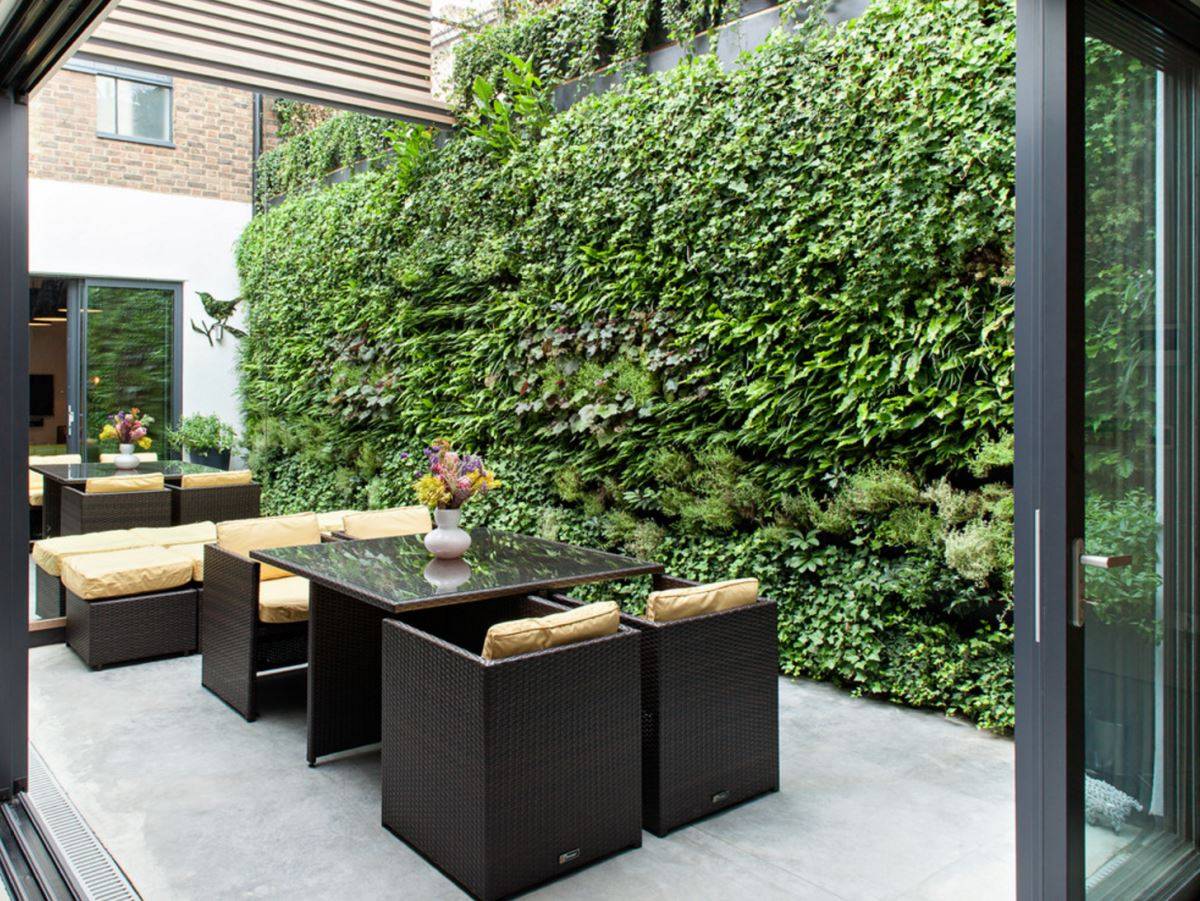 Amazing Vertical Wall Gardens