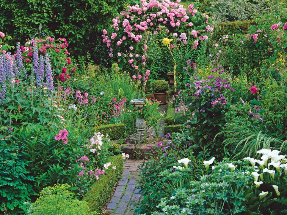 Lovely Modern English Country Garden Design Ideas