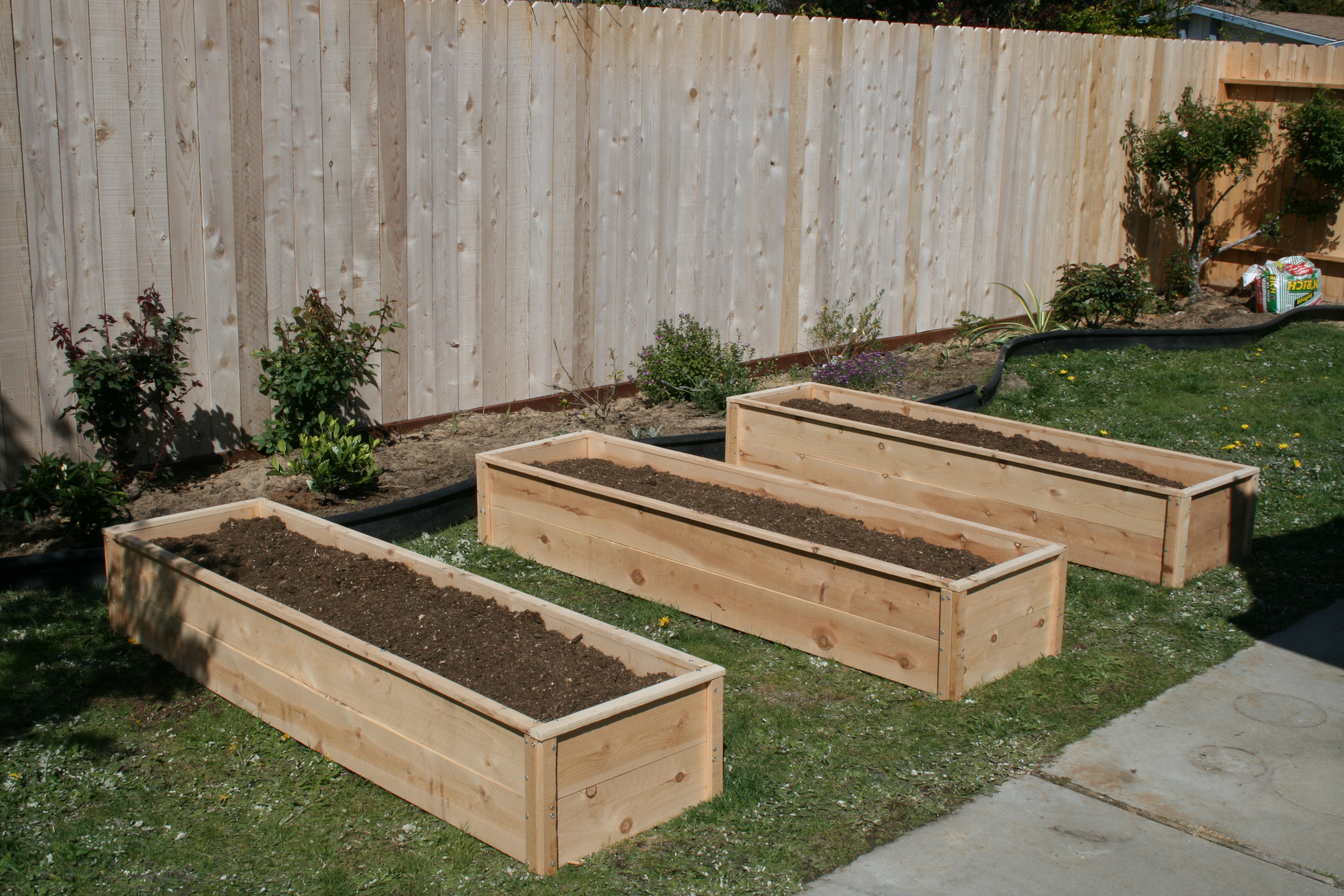 Ten Dollar Cedar Raised Garden Beds Diy Projects