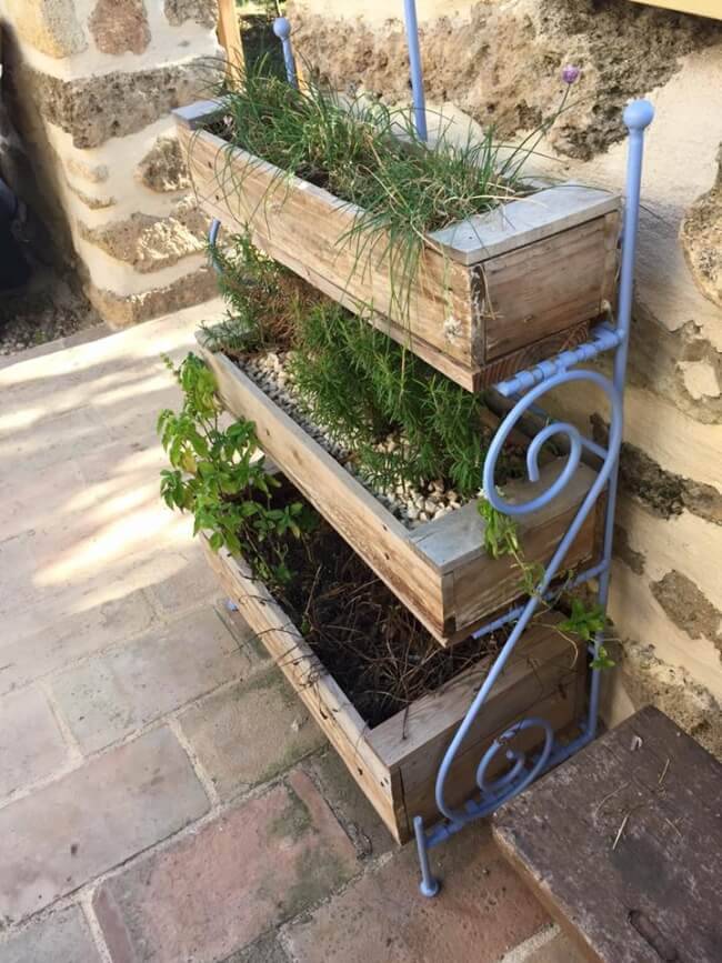 Diy Rustic Wood Planter Box Ideas