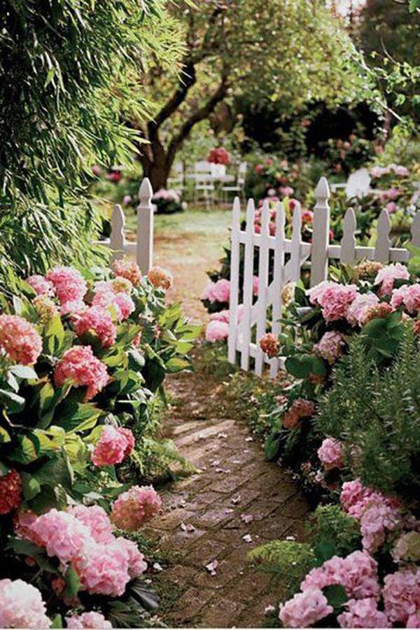 Beautiful Romantic Garden Ideas