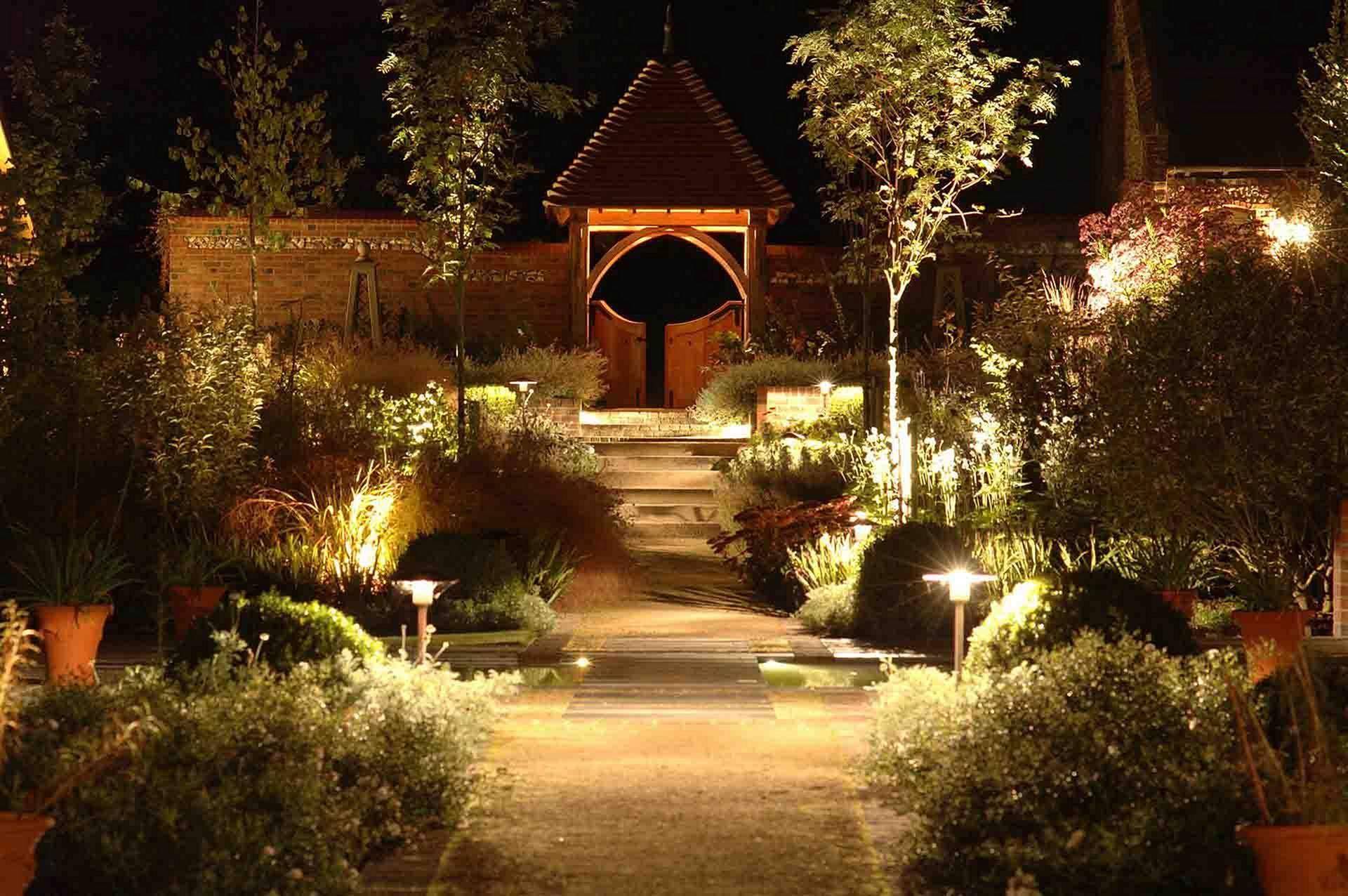 Shabby Chic Garden Lighting Ideas