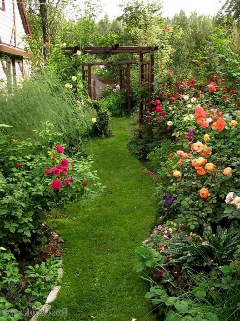 Beautiful Backyard Garden Path