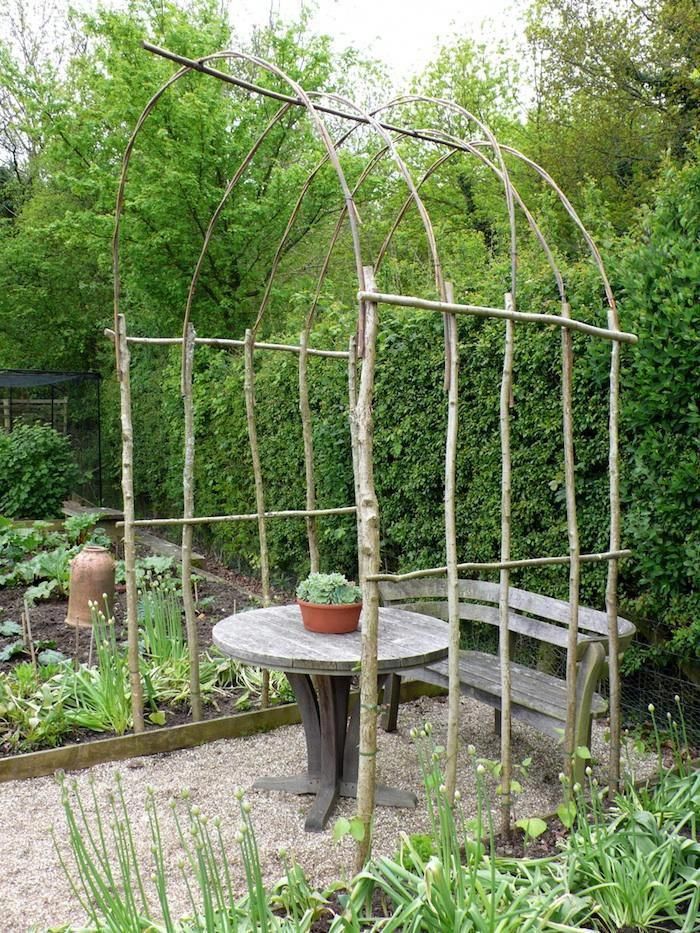 Rustic And Modern Garden Trellis Ideas