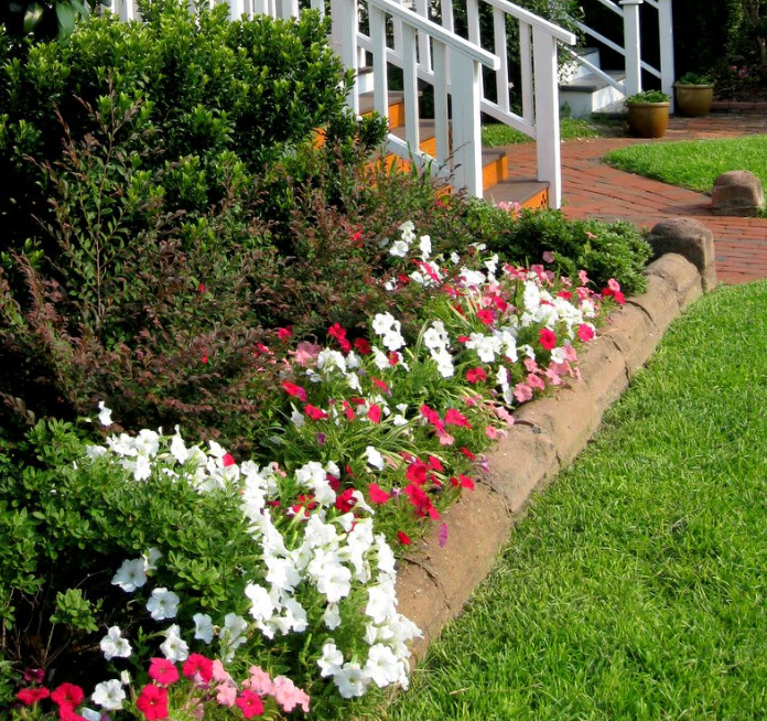 Lovely Flower Beds Design Ideas