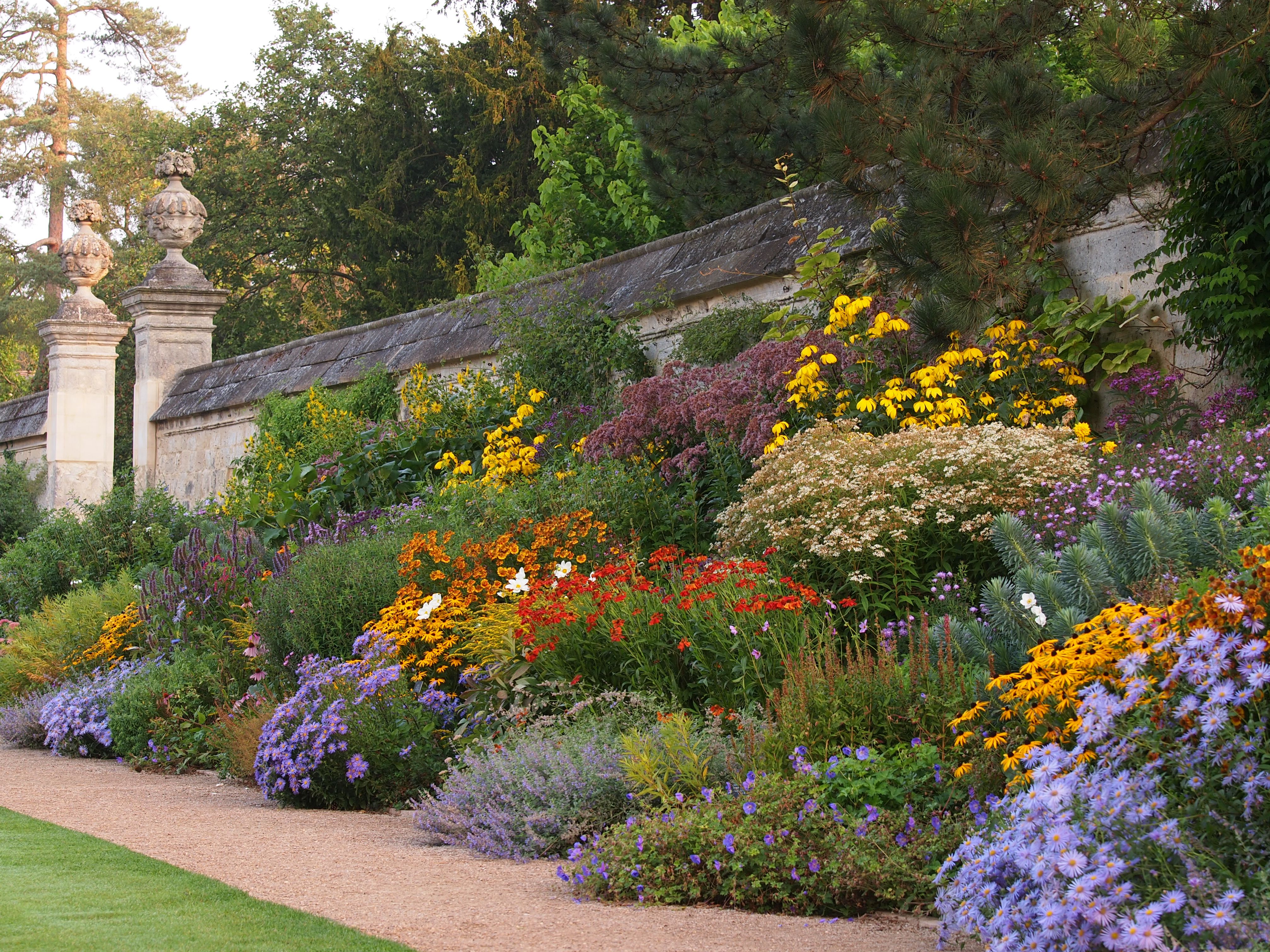 Summer Flower Garden Border Ideas