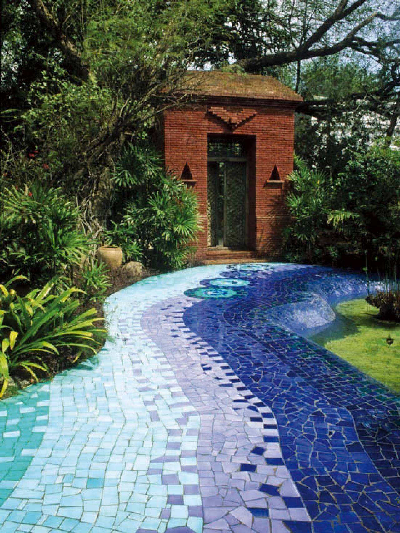 Mesmerizing Garden Stone Path