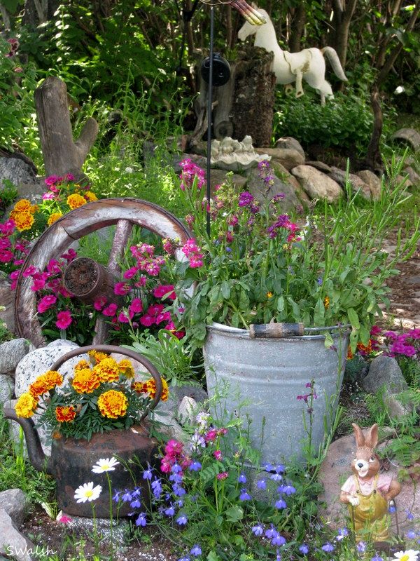 A Messy Garden Organize