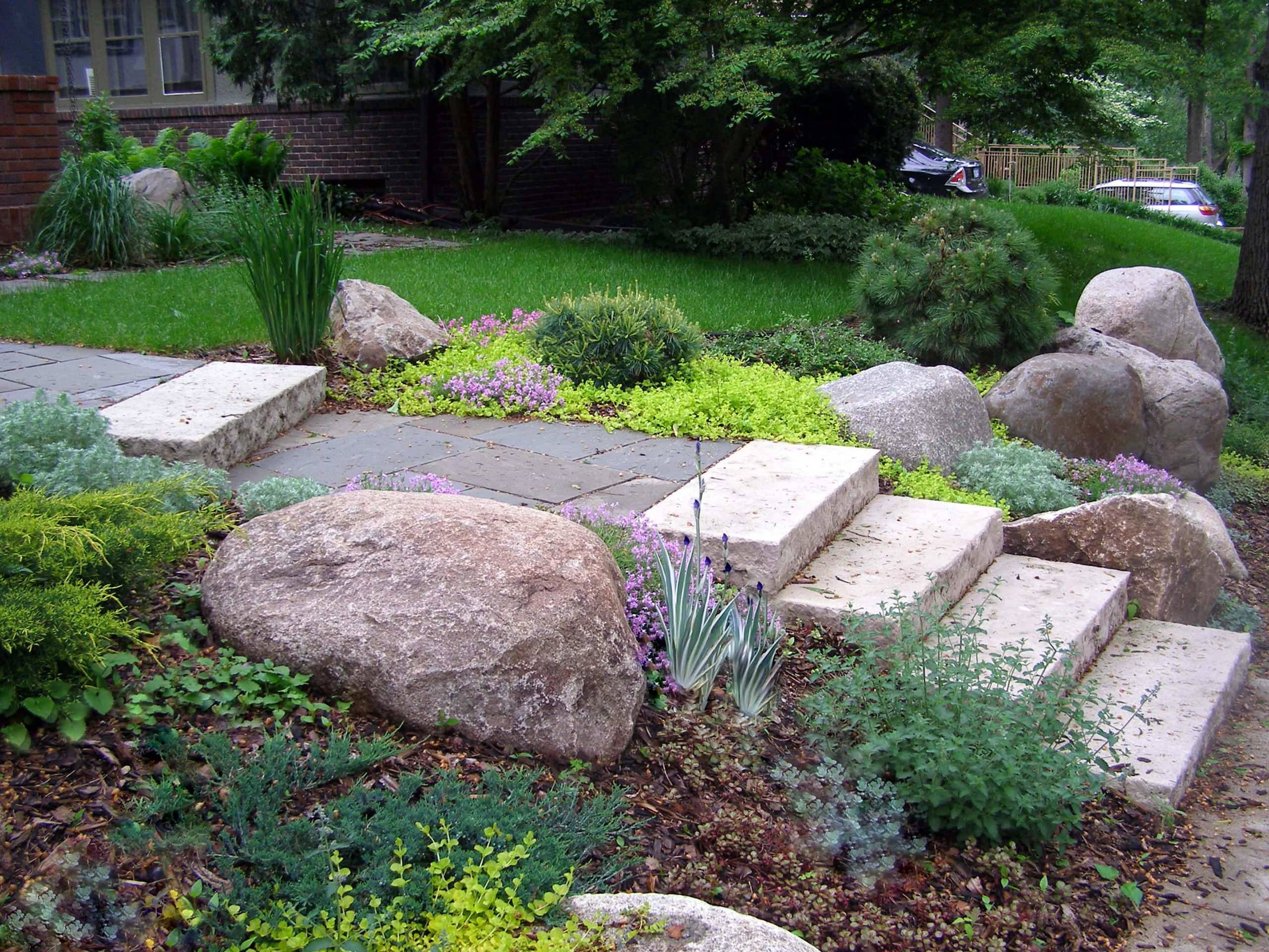 Summer Front Yard Landscaping Ideas