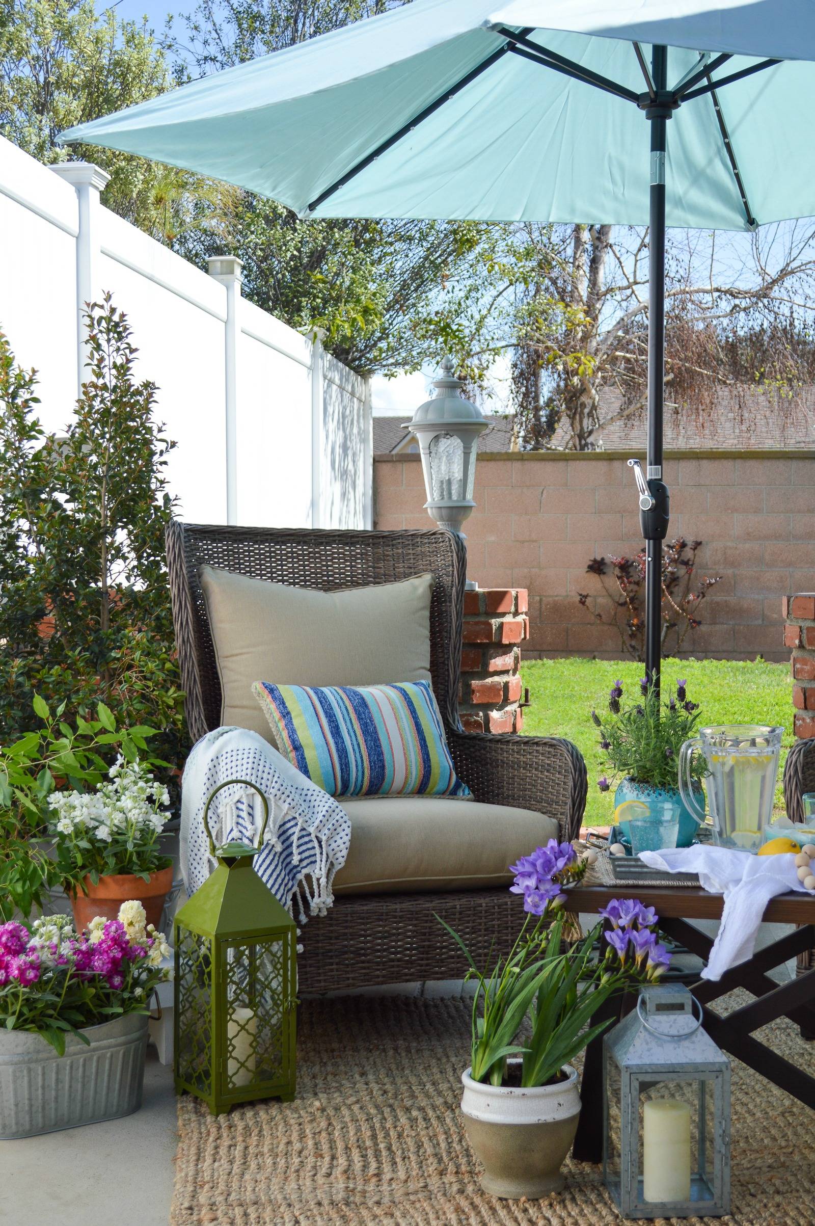 Outdoor Entertaining Furniture