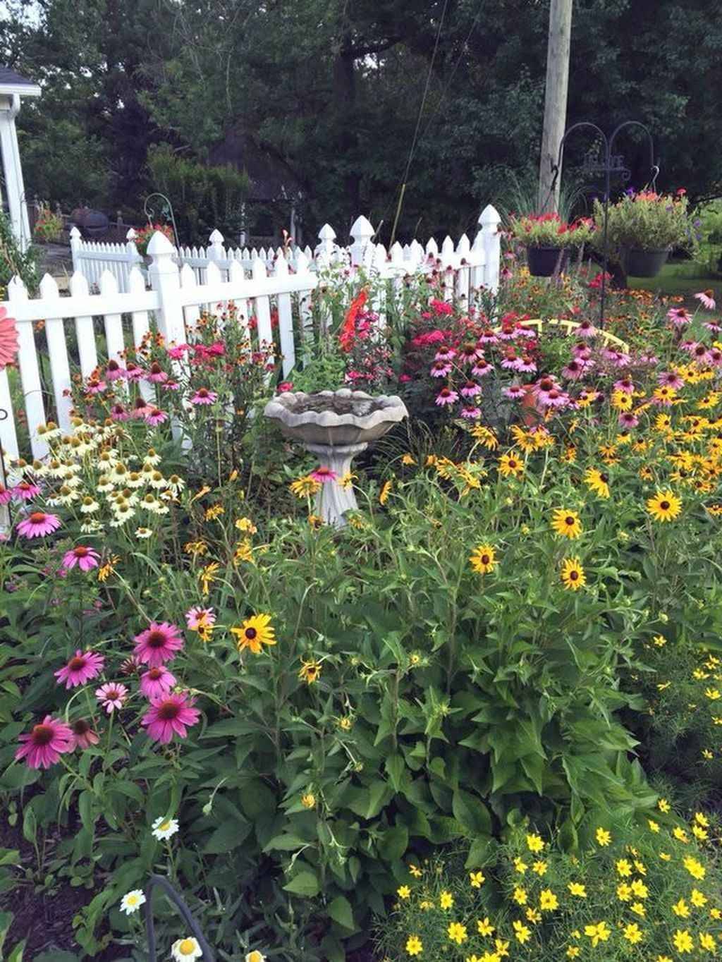 Easy But Creative Fall Garden Design Ideas